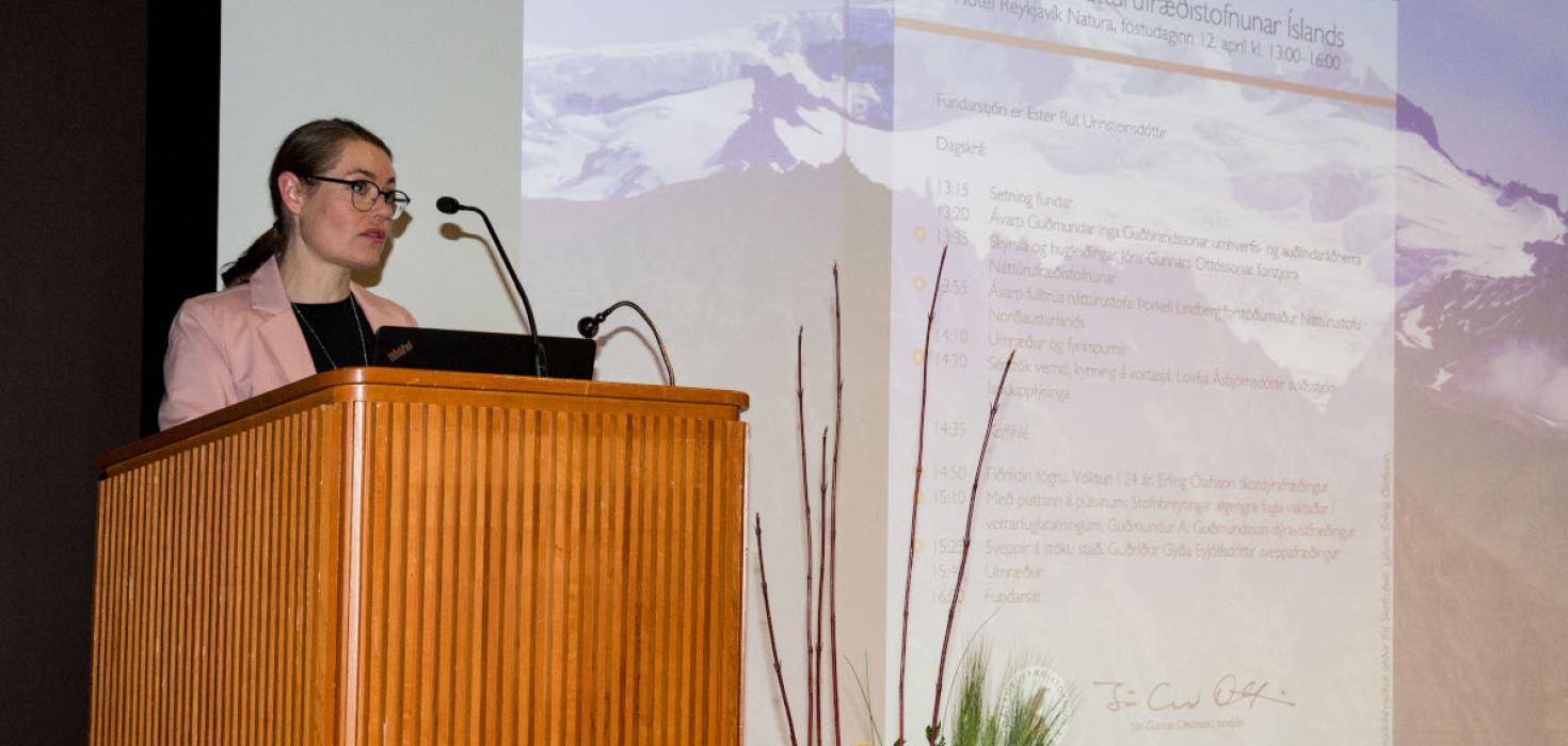Ester Rut Unnsteinsdóttir fundarstjóri á ársfundi Náttúrufræðistofnunar Íslands 2019