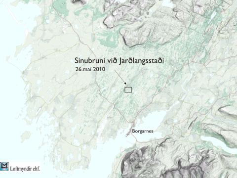 Kort sem sýnir staðsetningu sinubrunans við Jarðlangsstaði 2010